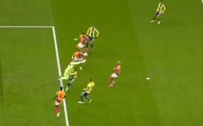 Fenerbah�e gol� buldu ancak faul gerek�esiyle iptal oldu