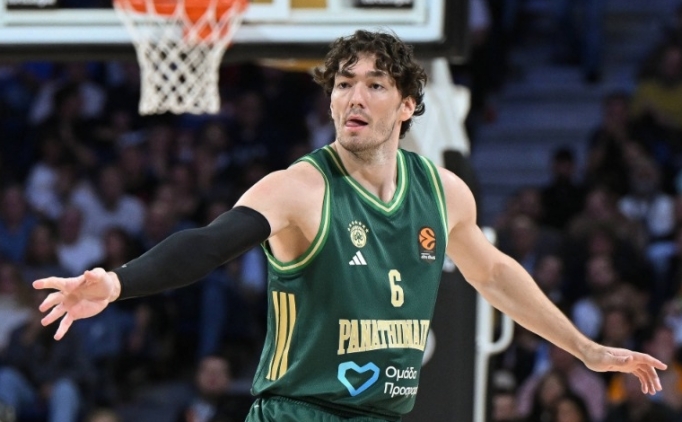 Panathinaikos'ta salg�n, 8 oyuncu hasta