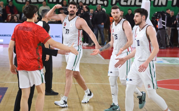 Kar��yaka, yabanc�s�z ligde Galatasaray �n�nde