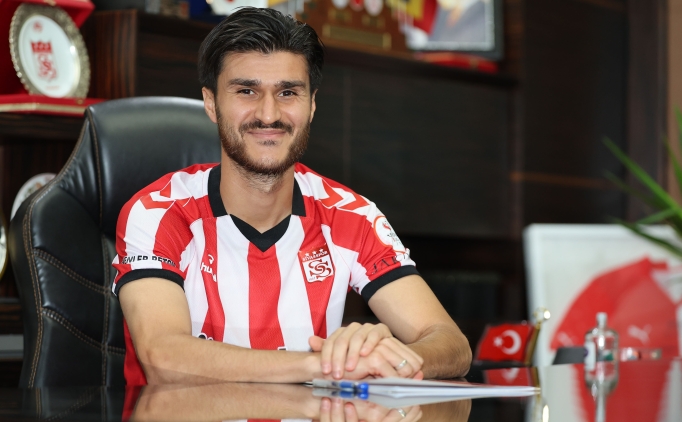 Yusuf Cihat �elik, Sivasspor'da!