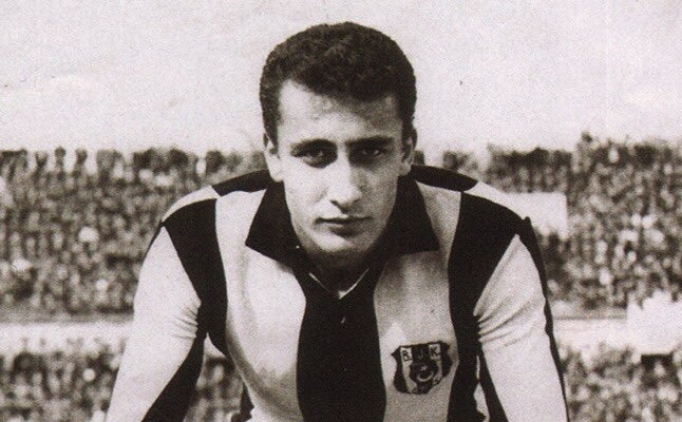 Be�ikta�'�n eski futbolcular�ndan Yusuf Tunao�lu, kabri ba��nda an�ld�