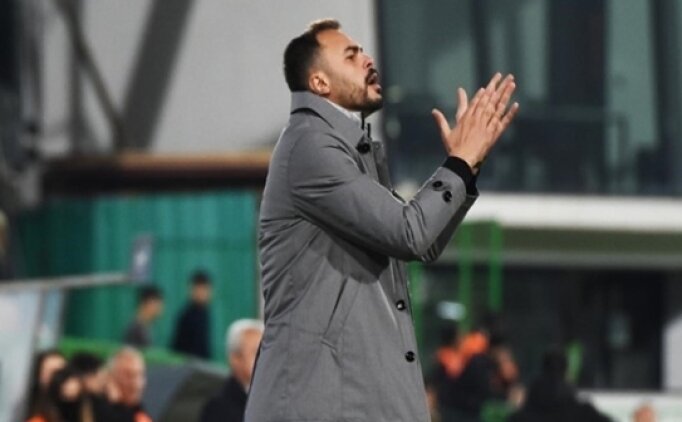 Manisa FK Ahmet Pekta� ile devam edecek