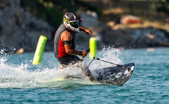D�nya Motosurf �ampiyonas�, �e�me'de ba�lad�