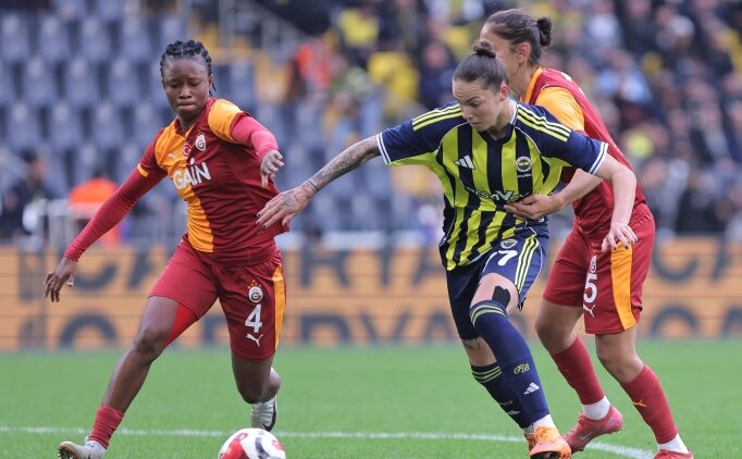 Kad�n futbolunda derbi heyecan�