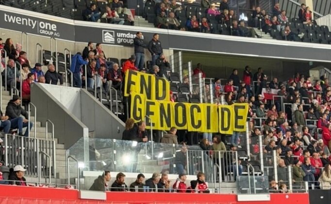 Avusturya-�srail ma��nda trib�nlerde protesto!