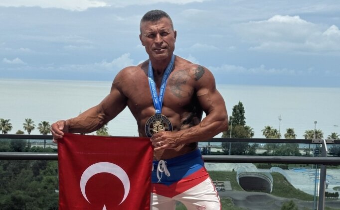 Bolu Emniyet M�d�r Yard�mc�s� Uygur, v�cut geli�tirmede d�nya �ampiyonu oldu