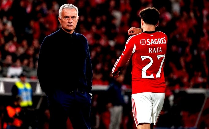 Jose Mourinho, sezonu nama�lup bitirdi