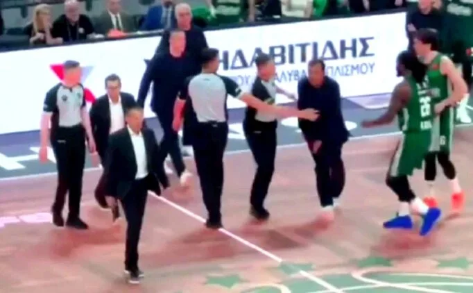 Ergin Ataman �ok sinirlendi, zor tuttular!