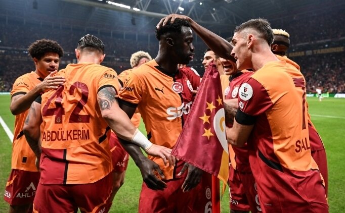 Como'nun g�z� Davinson Sanchez'de