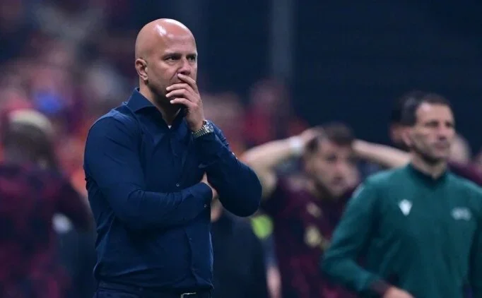 Arne Slot'tan Galatasaray i�in a��klama