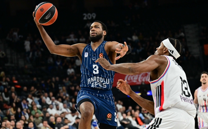 Anadolu Efes, Milano'da da tutunamad�!