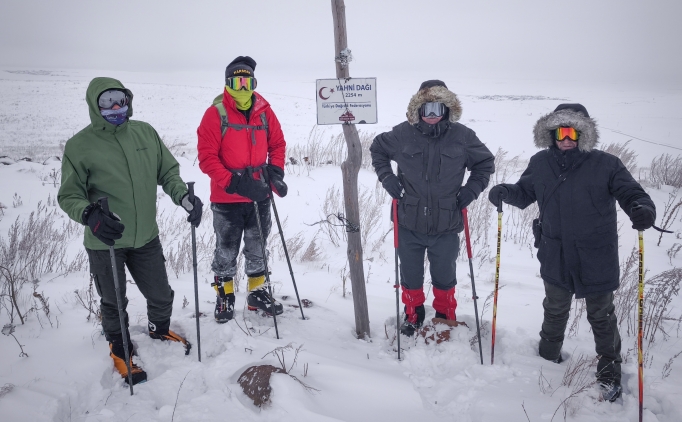 Kars'ta Sar�kam�� �ehitleri Yahni Da��'n�n zirvesinde an�ld�