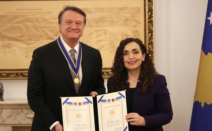 Hasan Arat, Kosova Onur Ni�an� ile �d�llendirildi
