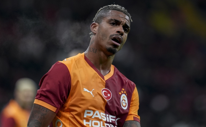 Galatasaray'da 3 futbolcu ceza s�n�r�nda