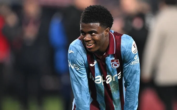 Trabzonspor'dan Oulai i�in fla� payla��m!