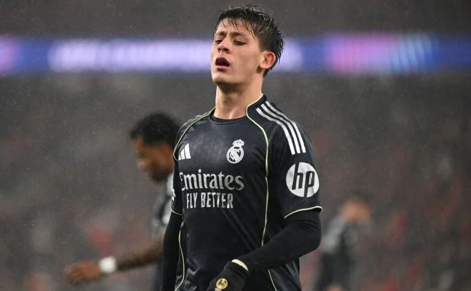 Tarihi gecede Arda G�ler ��ld�rd�! Oyundan al�n�rken tek c�mle olay oldu