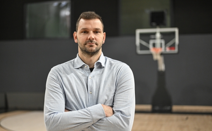 Vladimir Micov: 'Galatasaray'�n eski k�lt�r�n� geri getirmek istiyoruz'