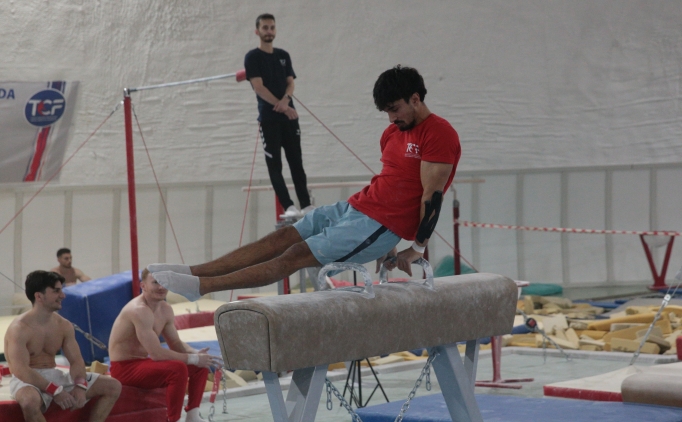 Artistik Cimnastik Erkek Milli Tak�m�, Bolu'da kampa girdi