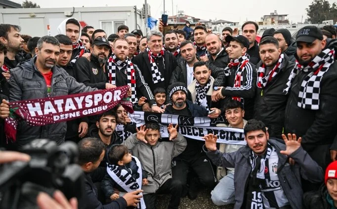 Be�ikta� Kul�b� Ba�kan� Serdal Adal� depremzedeleri ziyaret etti