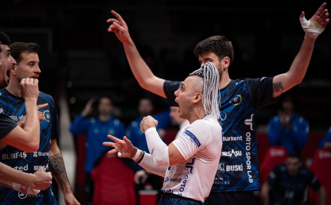 Bursa B�y�k�ehir Belediyespor evinde kazand�!