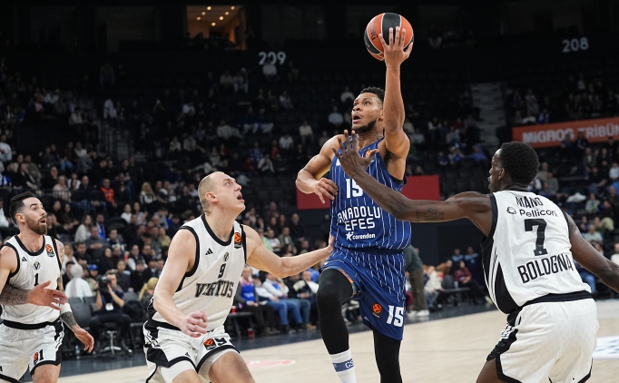 Anadolu Efes, EuroLeague'de �ok farkl� galip!