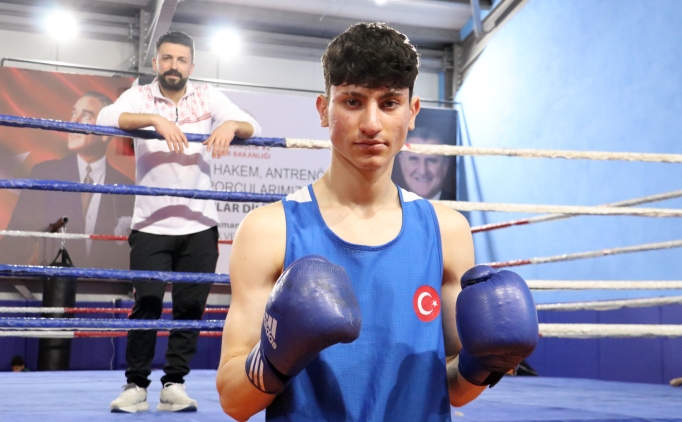 Boks�rler, ay-y�ld�zl� formayla Gen�lik Olimpiyatlar� i�in kota pe�inde