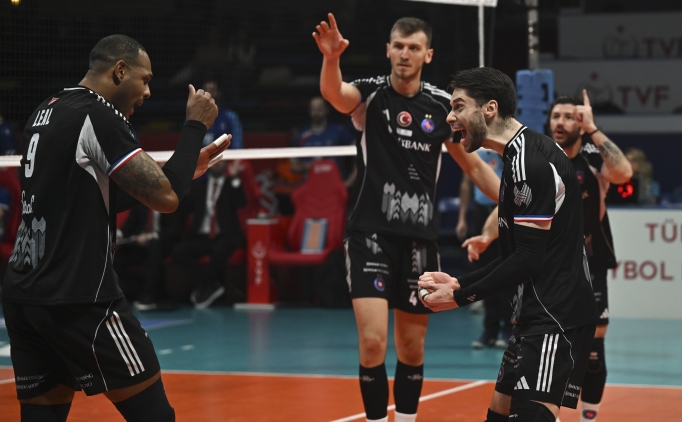 Halkbank, deplasmanda Akku� Belediye'ye set vermedi
