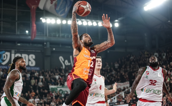 Galatasaray, olayl� Kar��yaka deplasman�nda kazand�!