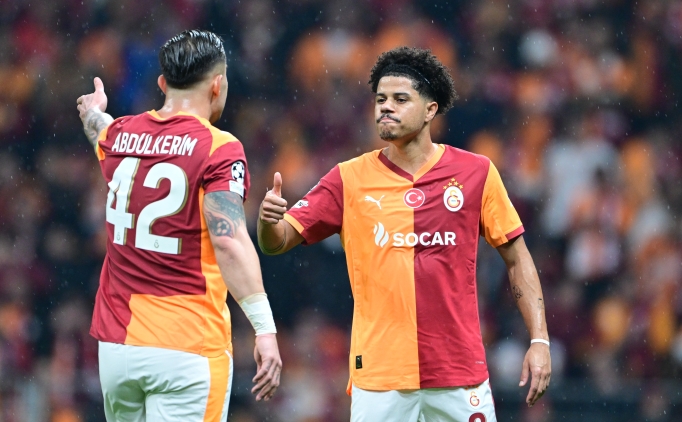 Galatasaray'da Abd�lkerim Bardakc� kart s�n�r�nda!