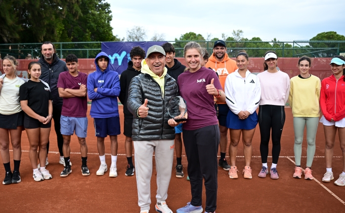 Antalya'da yeti�en gen� tenis�iler d�nya kortlar�nda boy g�steriyor 