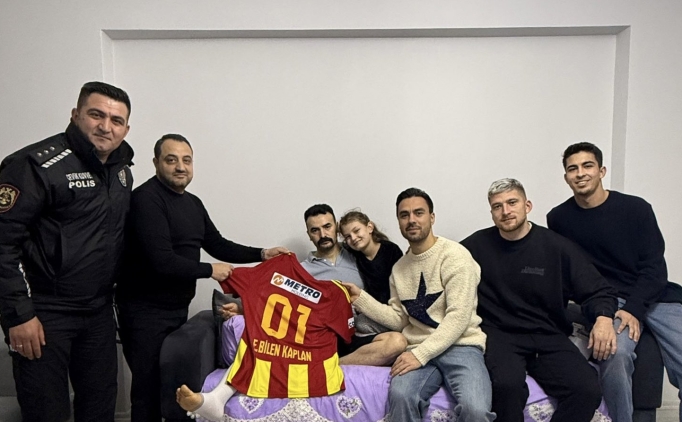 Kayserisporlu futbolcular, yaral� polisi ziyaret etti