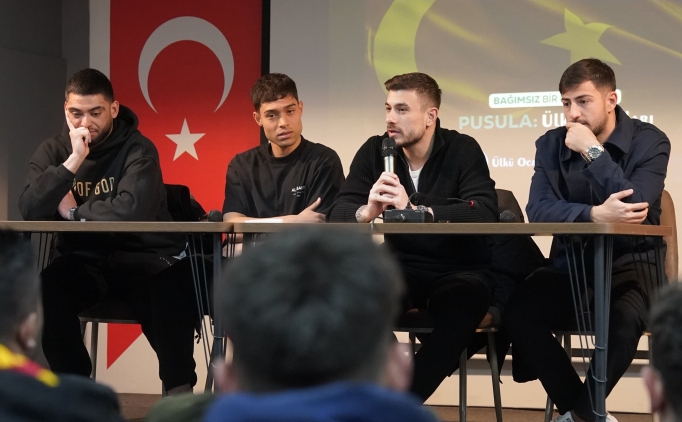 Kayserisporlu futbolcular lise ��rencileriyle bulu�tu