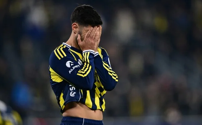 Fenerbah�e, zirve yar���nda b�y�k f�rsat tepti!