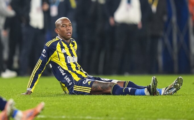 Anderson Talisca, stadyumdan sekerek ayr�ld�!
