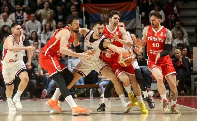 12 Dev Adam'�n konu�u S�rbistan