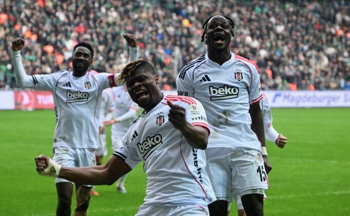 Agbadou, yine duvar �rd�