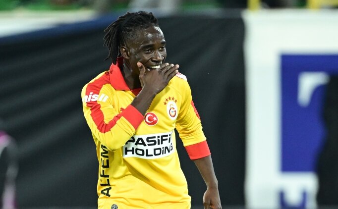Galatasaray'da Nhaga karar� kamp sonras�