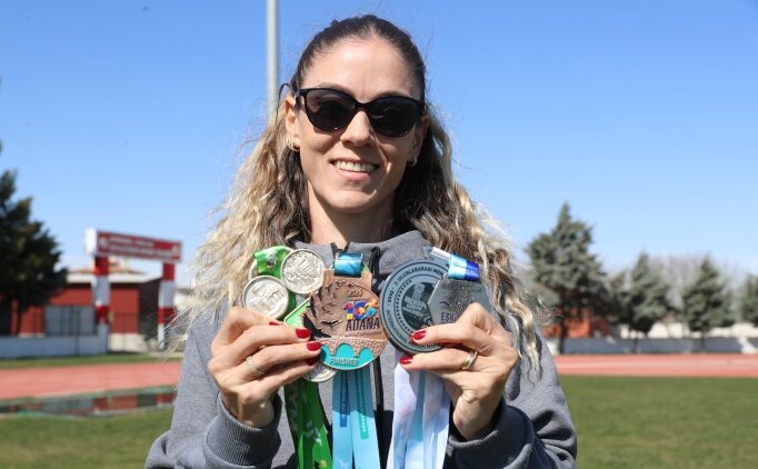 Milli kad�n atlet, park ve yollarda yar��lara haz�rlan�yor