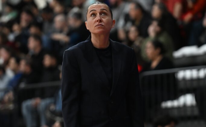 Kad�nlar Basketbol S�per Ligi'nin tek kad�n ko�u: Tu��e Canbaz