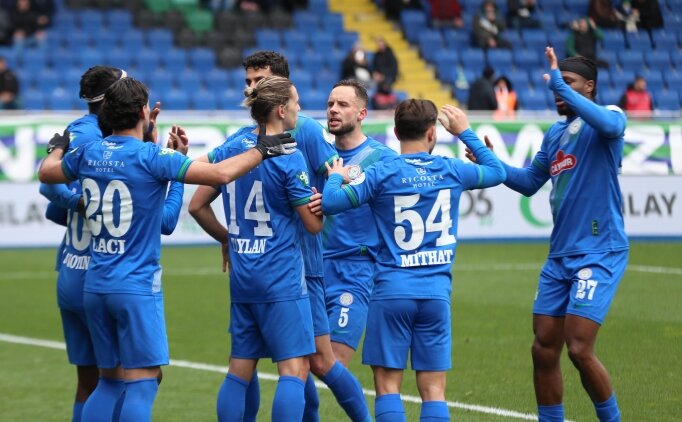 �aykur Rizespor, ilk yar�da buldu�u golle Antalyaspor'u devirdi!