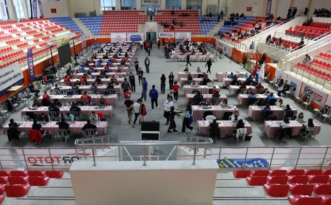 Burdur'da �niversiteler Aras� Satran� T�rkiye �ampiyonas� ba�lad�