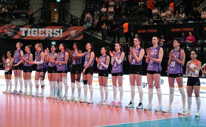 Eczac�ba��, D�rtl� Finalde!