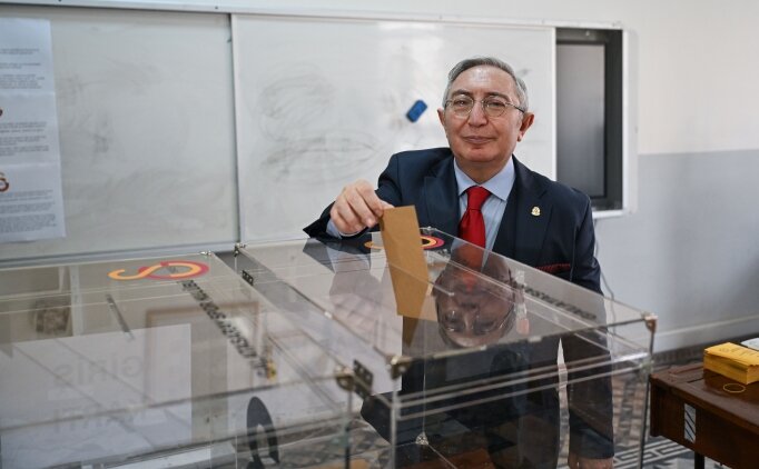 Galatasaray'da Divan Kurulu Ba�kan� belli oldu