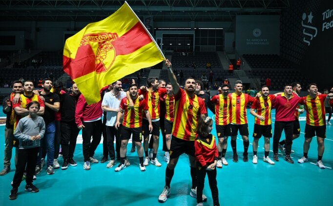 G�ztepe Erkek Hentbol Tak�m�, S�per Lig'e y�kseldi