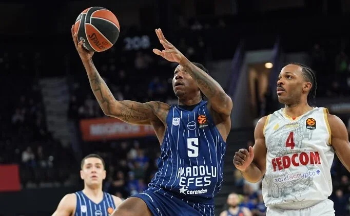 Anadolu Efes, Monaco'ya kar�� �st�nl���n� koruyamad�