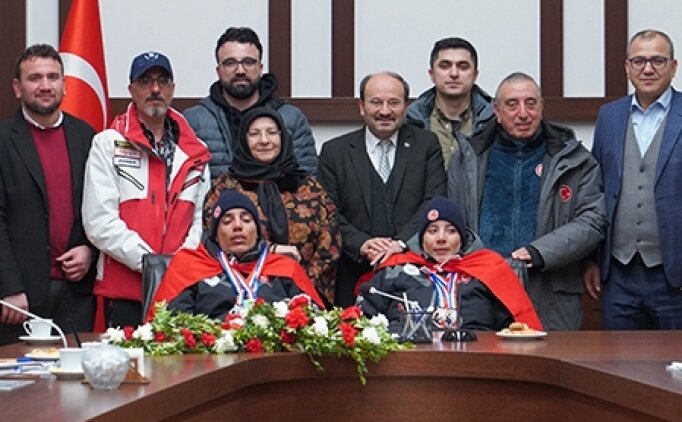 Kaya��n '�zel ikizleri' Fransa'dan 6 madalyayla d�nd�!