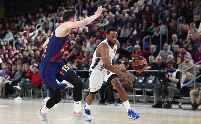 Anadolu Efes'te d���� s�r�yor!