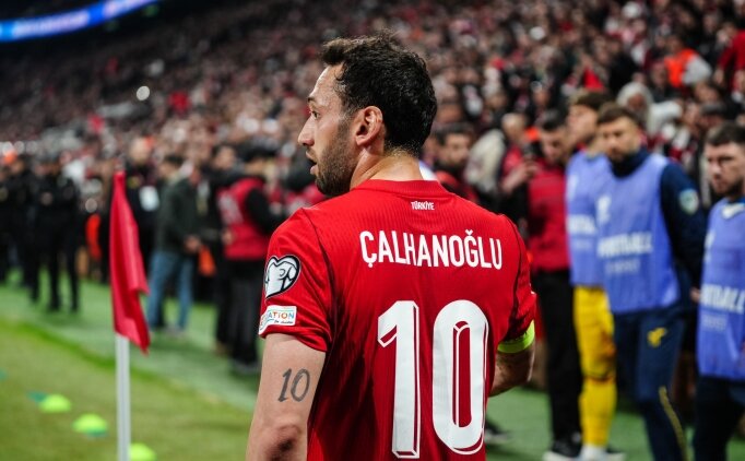 Hakan �alhano�lu: 'Birini se�sem di�er rakibe ay�p olur!'