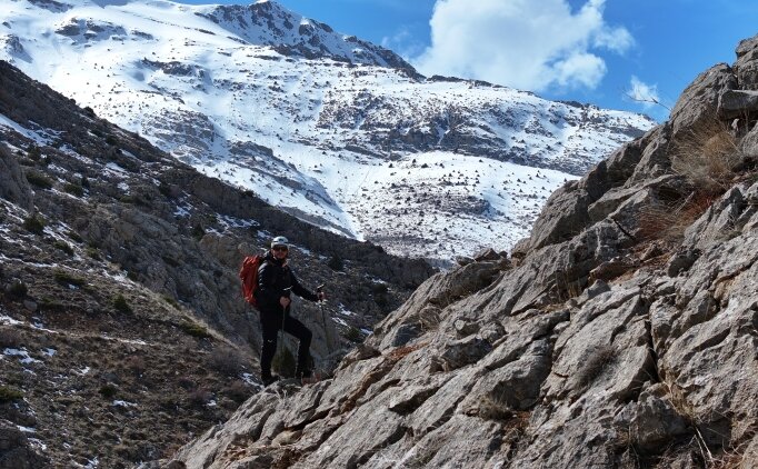 �ocukluk tutkusu da�lar�n zirvelerine yakla��k 150 t�rman�� yapt�