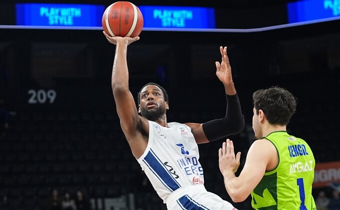 Anadolu Efes, Partizan'� a��rl�yor